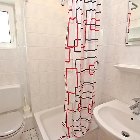 Gemutliche, Ruhig Gelegene Bei Rug 2330